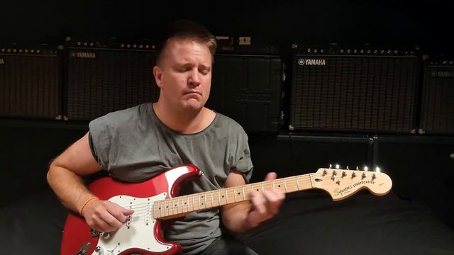 F#m - E : Squier Standard Stratocaster Jam 🎸😊 (AER pickups) смотреть онлайн