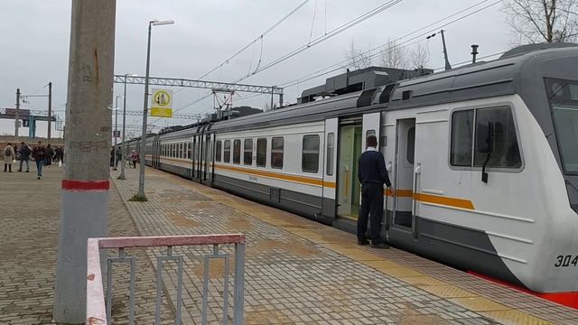 Электропоезд ЭД4М-0484 ЦППК станция Большая Волга 10.11.2022 смотреть онлайн