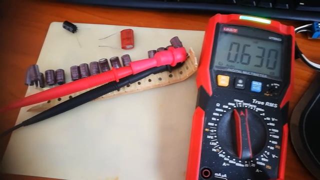 Мультиметр Uni-T UT89XD Замер ёмкости конденсатора смотреть онлайн