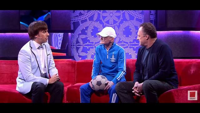 Старше всех! Дед накатал футболиста! смотреть онлайн