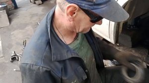 Замена пружины с установкой увеличенной подложки. Замена тормозных дисков автомобиля Газель Некст.