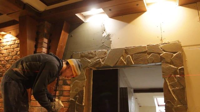 МОНТАЖ ДЕКОРАТИВНОГО КАМНЯ ИЗ ГИПСА в Гостиннице ЧАСТЬ 5 смотреть онлайн