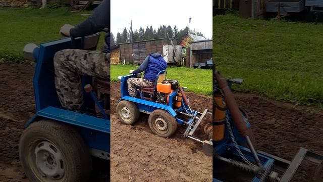 Бортоповоротный трактор с фрезой.mp4 смотреть онлайн