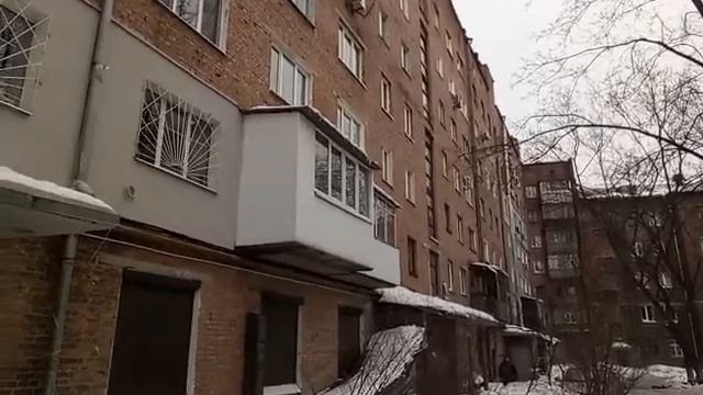 Лед на крыше - ограждения для пешеходов нет смотреть онлайн