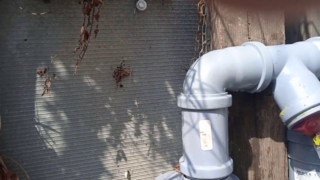 Без топливный насос, рассмотрения без верхней ëмкасти , только питающая трубка, и сливная. смотреть онлайн
