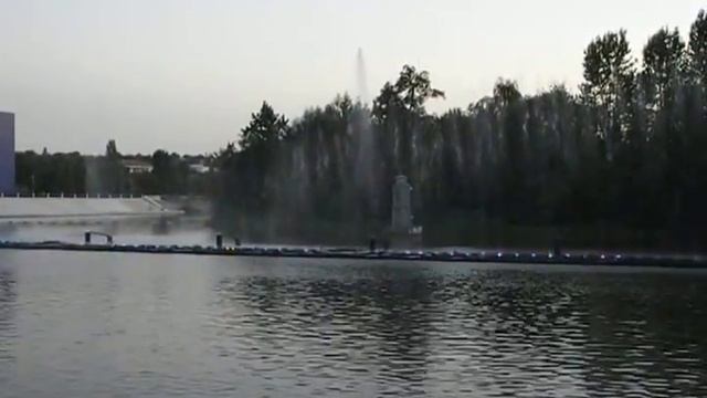 Фонтан Рошен в Виннице.mp4 смотреть онлайн