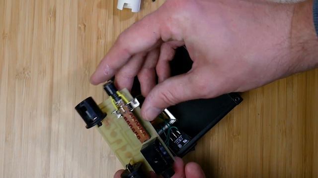 #51 - How To: Splitting, Balancing & Isolating Line Level Audio signals. смотреть онлайн