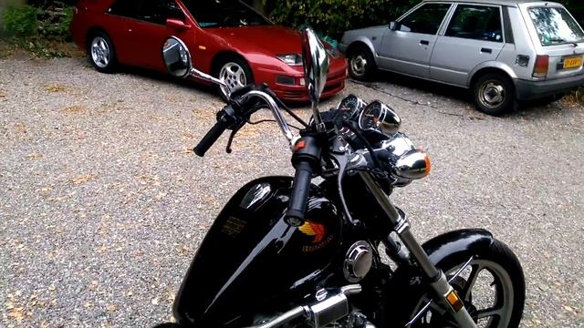 Honda VT 700 C shadow engine idling 87' смотреть онлайн