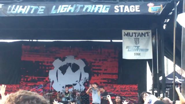 Crown The Empire - “The Fallout” Live - Vans Warped Tour 2018 смотреть онлайн