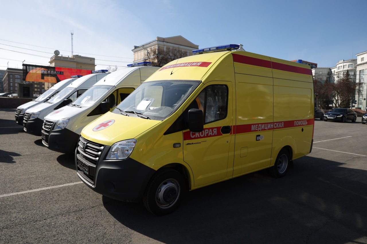 В Челябинской области муниципалитеты получили новые школьные автобусы и автомобили скорой помощи смотреть онлайн