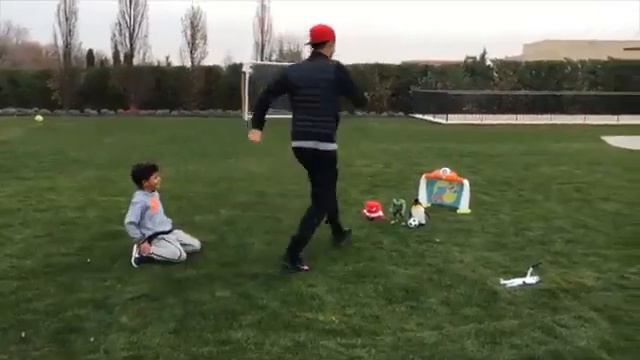 Cristiano Ronaldo with his Son смотреть онлайн
