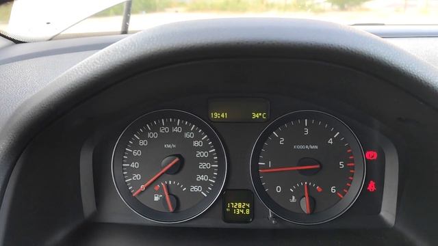 Volvo S40 2011 - 1.6 D Prezentare (Walkaround, Start Up, Tour Volvo S40)