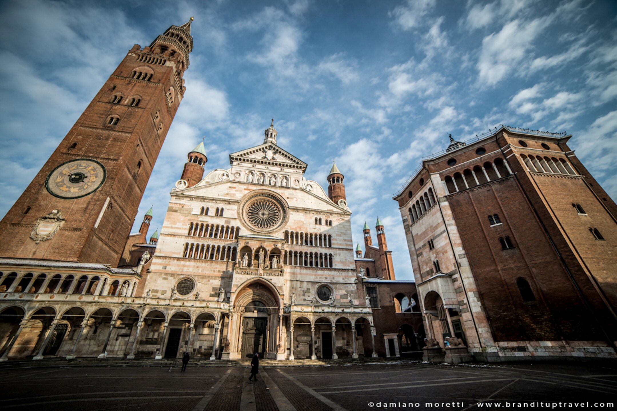 Сокровища Италии: Знаменитый Кафедральный Собор в Кремоне, Ломбардия, фасад собора уникальны памятни смотреть онлайн