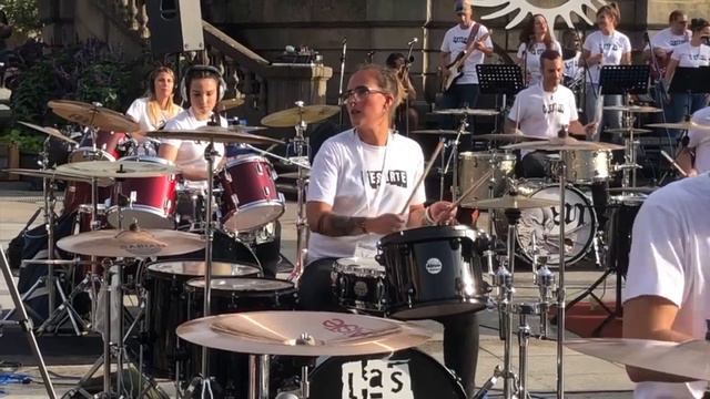 The Cranberries - Zombie (drum cam live) смотреть онлайн