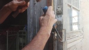 Как правильно установить петли для навесного замка: Подробное руководство