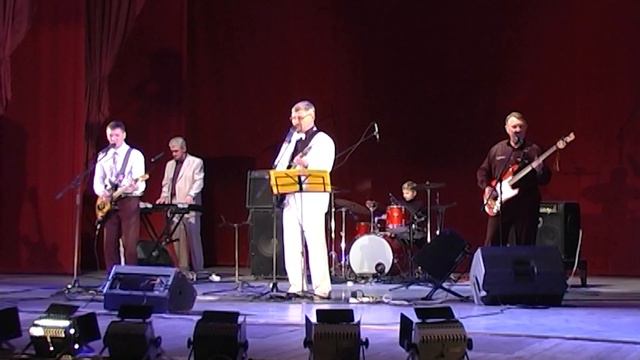 ВИА группа "ВИВАТ!" и Богдан Балашов с песней: "По полю танки грохотали" смотреть онлайн