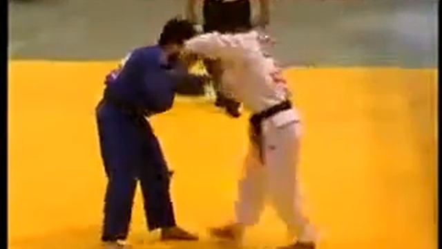 Дзюдо 2009 | Батраз Кайтмазов (RUS) - Sanchez (ESP) 73кг смотреть онлайн