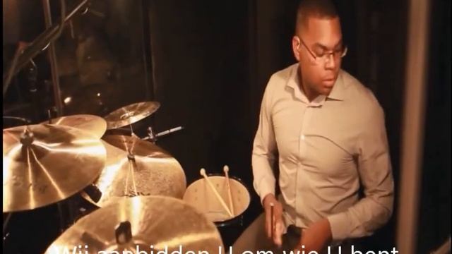 Om wie U bent met tekst смотреть онлайн