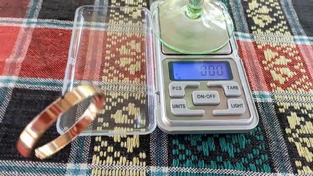 КАК ПРОВЕРИТЬ ЗОЛОТО ВОДОЙ? смотреть онлайн