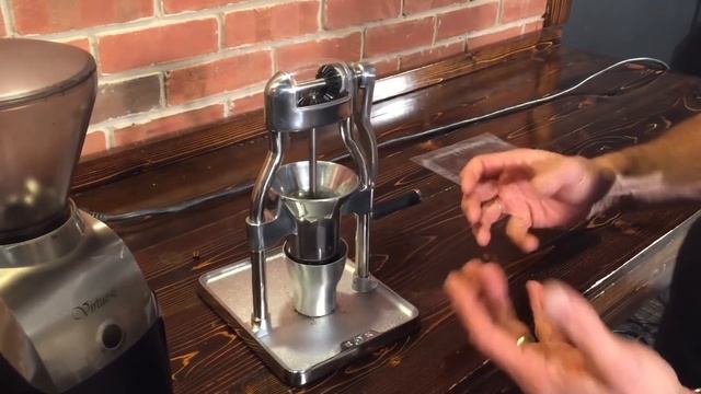 Compare: Baratza Virtuoso and ROK Manual Coffee Grinder смотреть онлайн