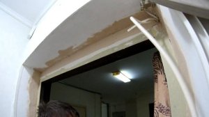 Откосы на двери из штукатурки. Подготовка под обои.