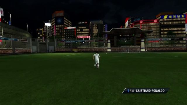 FIFA 11: Cristiano Ronaldo - FreeStyle Game :x смотреть онлайн