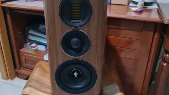 Keith Don't Go : Wharfedale Evo 4.2 + Marantz PM7000N смотреть онлайн