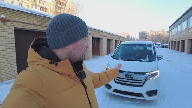 Honda Stepwgn Spada Cool Spirit 1.5T – лучший среднеразмерный минивэн из Японии. смотреть онлайн