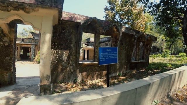 Beatles Ashram в Ришикеше. Чуть не арестовали квадрокоптер в Индии. смотреть онлайн