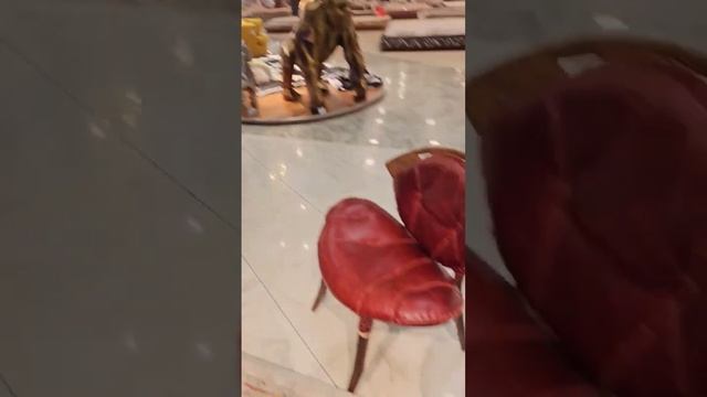 Необычное кресло, которое можно сделать в любой коже или сочетании кож смотреть онлайн