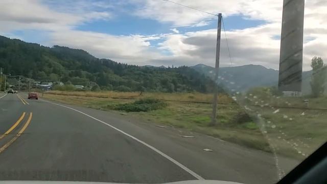 Garibaldi (real life Arcadia Bay) Drive-through & Walkthrough смотреть онлайн