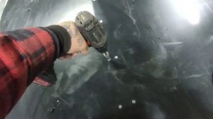 Установка ПНД на дно лодки