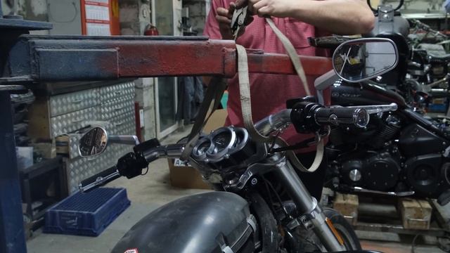 Делаем V-ROD Muscle на 300м колесе, Часть 1. Fat Rear Wheel Harley Muscle.