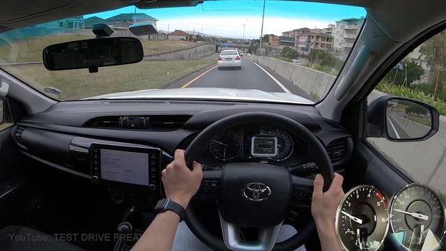 2021 Toyota Hilux 2.4 GD-6 Raider Double Cab 4x4 150 PS HIGHWAY DRIVE SOUTH AFRICA смотреть онлайн