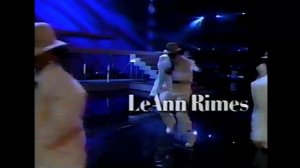 Toni Braxton opens The American Music Awards