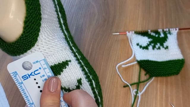 Тапочки "Дракончики".??на 2х спицах? смотреть онлайн