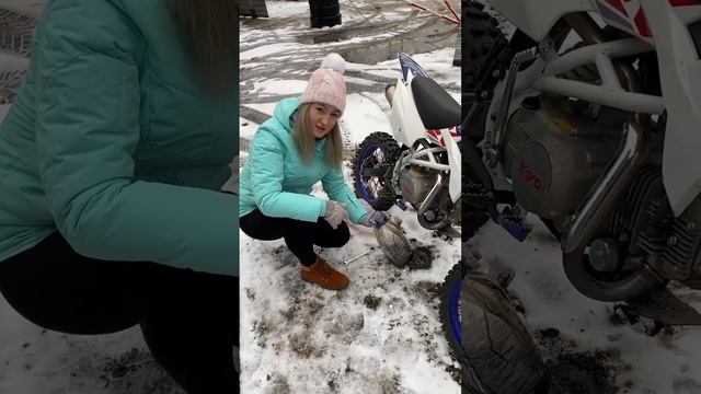 САМА?меняю масло на ПИТБАЙКЕ | вроде получилось? #эндуро #питбайк #мотоцикл #мотокросс смотреть онлайн