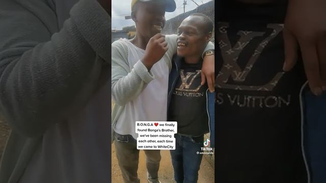 Bonga finally meets his older brother Bongani смотреть онлайн