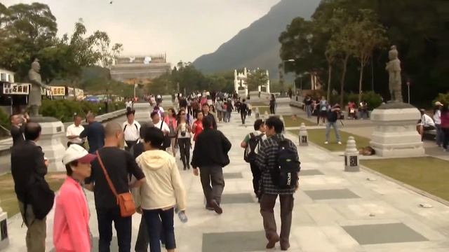 To Big (Tian Tan) Buddha. К Большому Будде (1850sp) смотреть онлайн