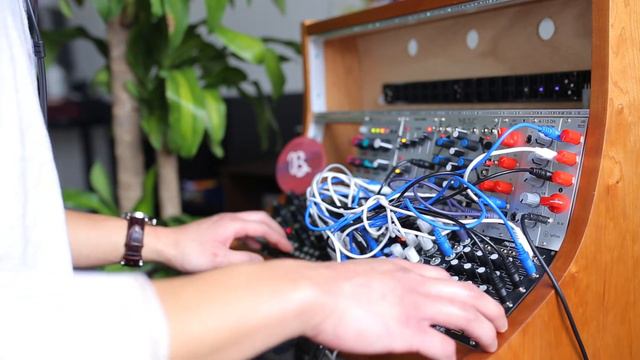 Hold On - Melodic Downtempo Jam for Eurorack ft. Mother-32, PO-32 Tonic, disting, Maths, Dual ADSR смотреть онлайн