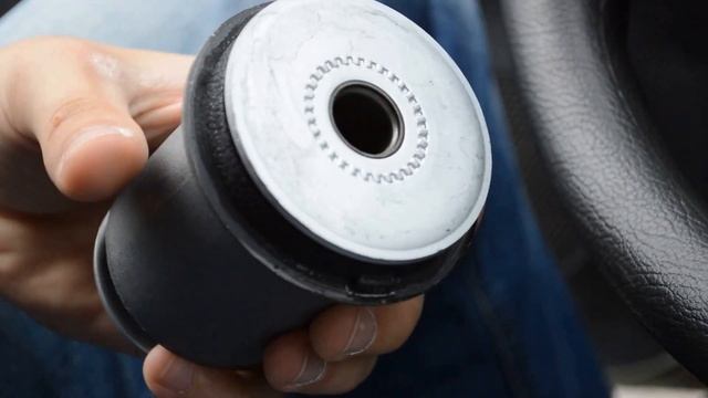 4865560030 Сайлентблок нижнего правого рычага передней подвески TOYOTA / LEXUS 48655-60030 смотреть онлайн