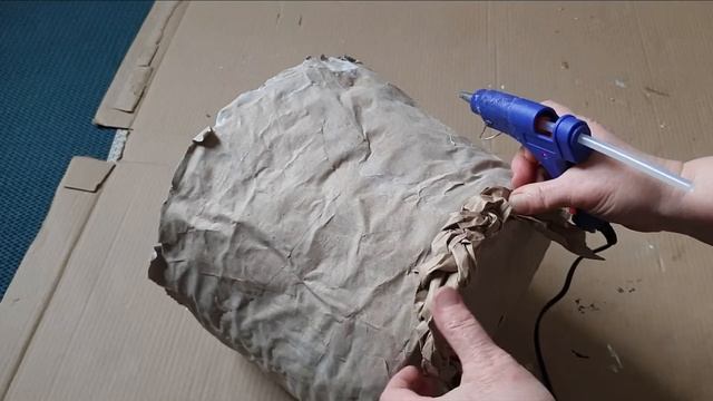 Плетёные коробки, кашпо, корзины из крафт бумаги. Поделки своими руками из бросового материала. смотреть онлайн