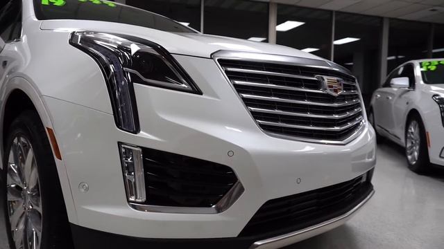 Cadillac XT5 Platinum Edition Review and Car Tour смотреть онлайн