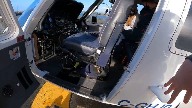 I Flew on an Airline that has NO PLANES! смотреть онлайн