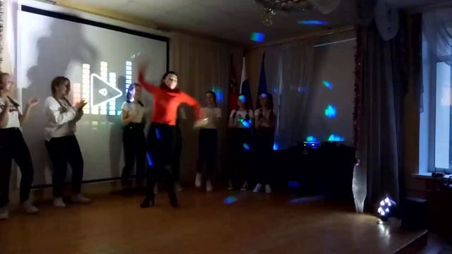 Новогоднее выступление 7 классов МОУ СОШ им. А.С.Попова 25.12.19 смотреть онлайн