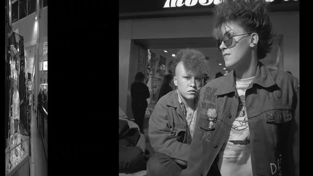 80's Mall Culture Slideshow - Trip down Memory Lane shopping at the mall in the 1980s. смотреть онлайн