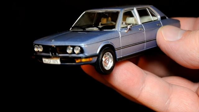 Первая пятёрка - BMW 520 E12 1972 [ MInichamps]