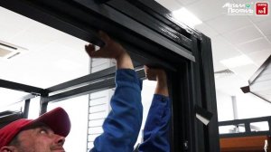 Монтаж портальных раздвижных дверных систем