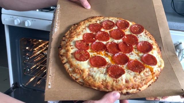 Cooking with Matt: Red Baron Frozen Pepperoni Pizza смотреть онлайн