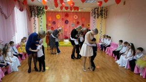 Праздник 8 марта. Танец мальчиков с мамами. Детский сад 136.
